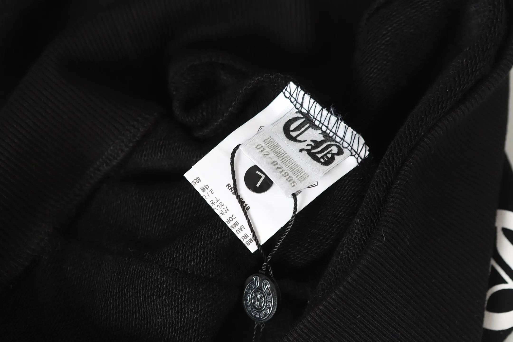 P250 -Chrome Hearts/Chrome Hearts Tokyo Limited Horseshoe Sanskrit Printed Zipper Sweater Cardigan Jacket -High weight, high density and high quality. The wool is soft, delicate and skin-friendly. It feels soft and silky. It has excellent warmth and skin-friendly properties.